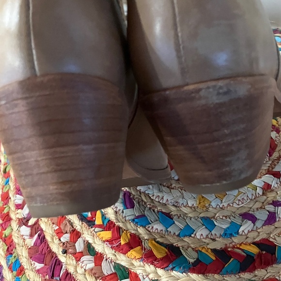 Nisolo Mia Almond Tan Women's Ankle Boots - Picture 6 of 7